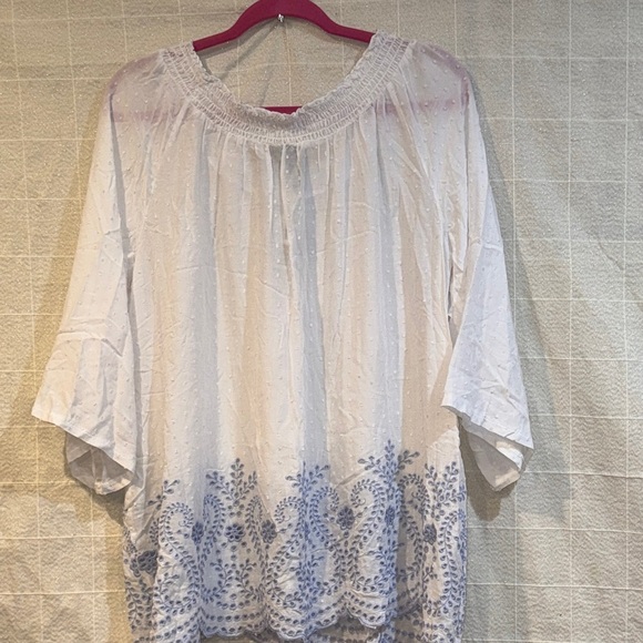 New Directions White Blouse with Blue Embroidery - Picture 6 of 6